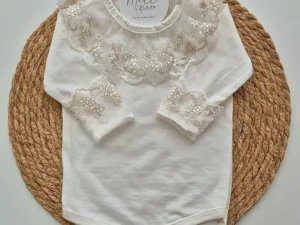 Body Florzinha gola e punhos renda dourada