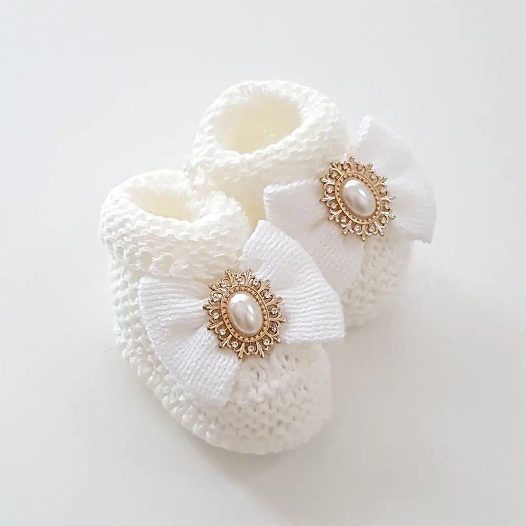 Botinha com Aplique Dourado