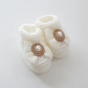 Botinha com Aplique em Strass e Pérola